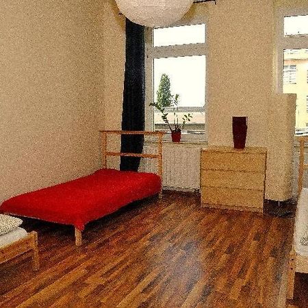 3-Raum-Fewo-Dresden-Zentrum-Balkon-Blick-Auf-Altstadt-L10 Екстериор снимка