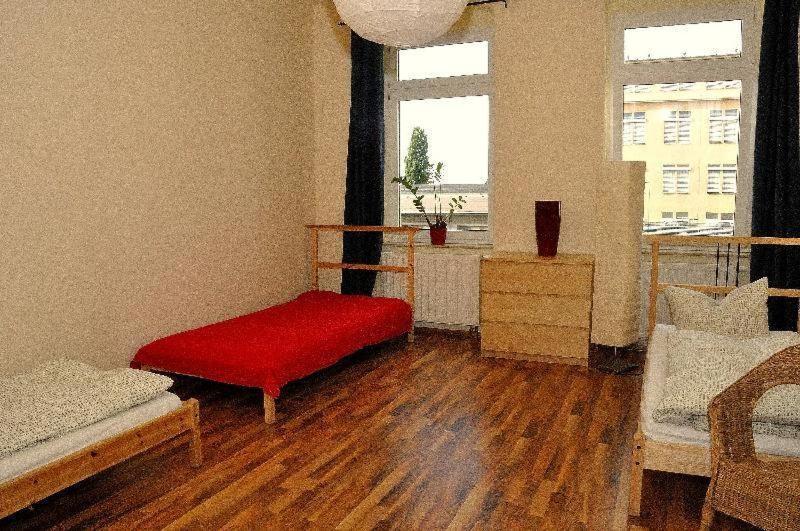 3-Raum-Fewo-Dresden-Zentrum-Balkon-Blick-Auf-Altstadt-L10 Екстериор снимка
